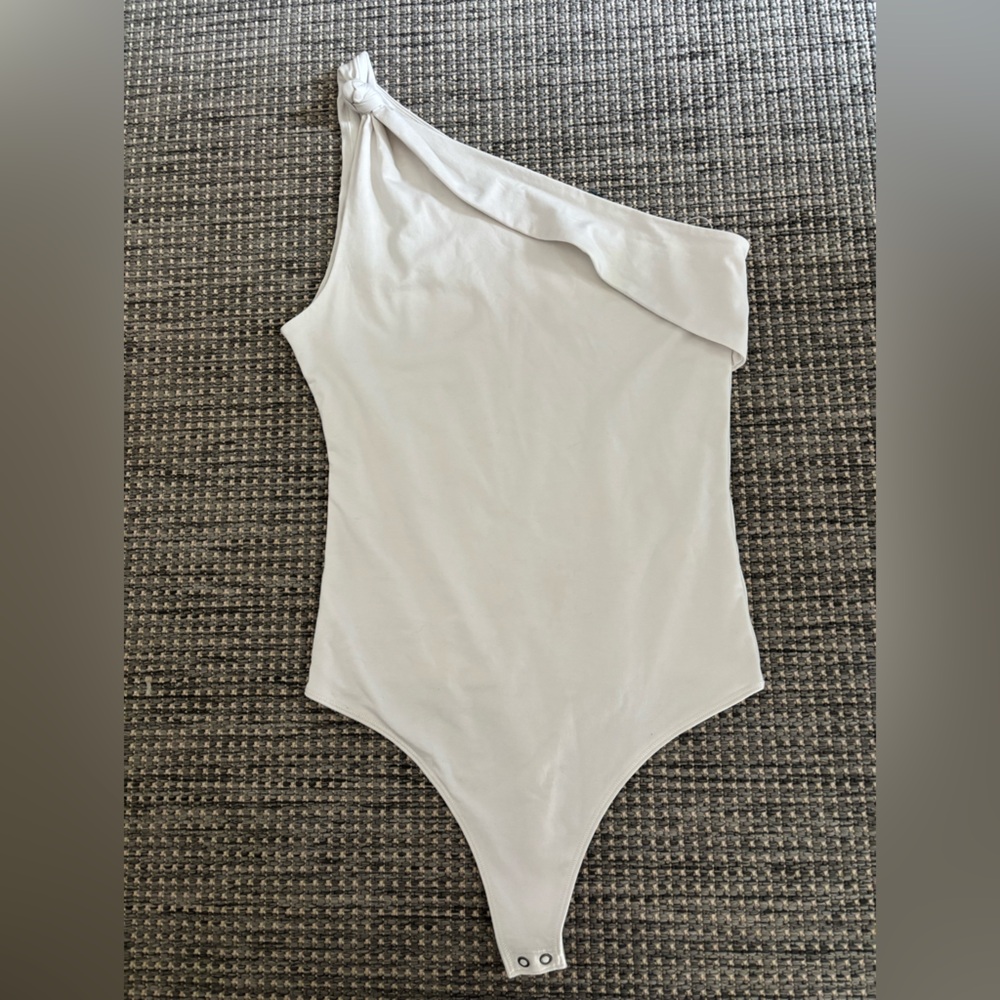 ABERCROMBIE & FINCH Bodysuit
